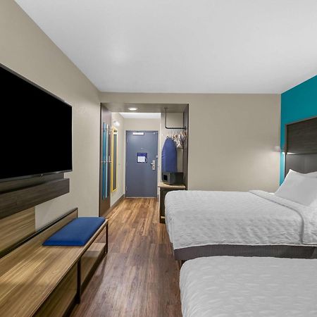 Tru By Hilton Lathrop Hotel Bagian luar foto