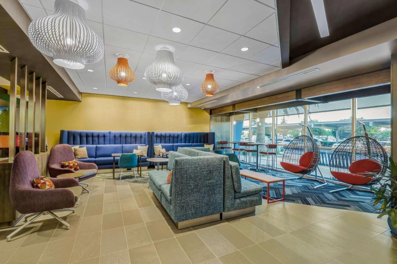 Tru By Hilton Lathrop Hotel Bagian luar foto