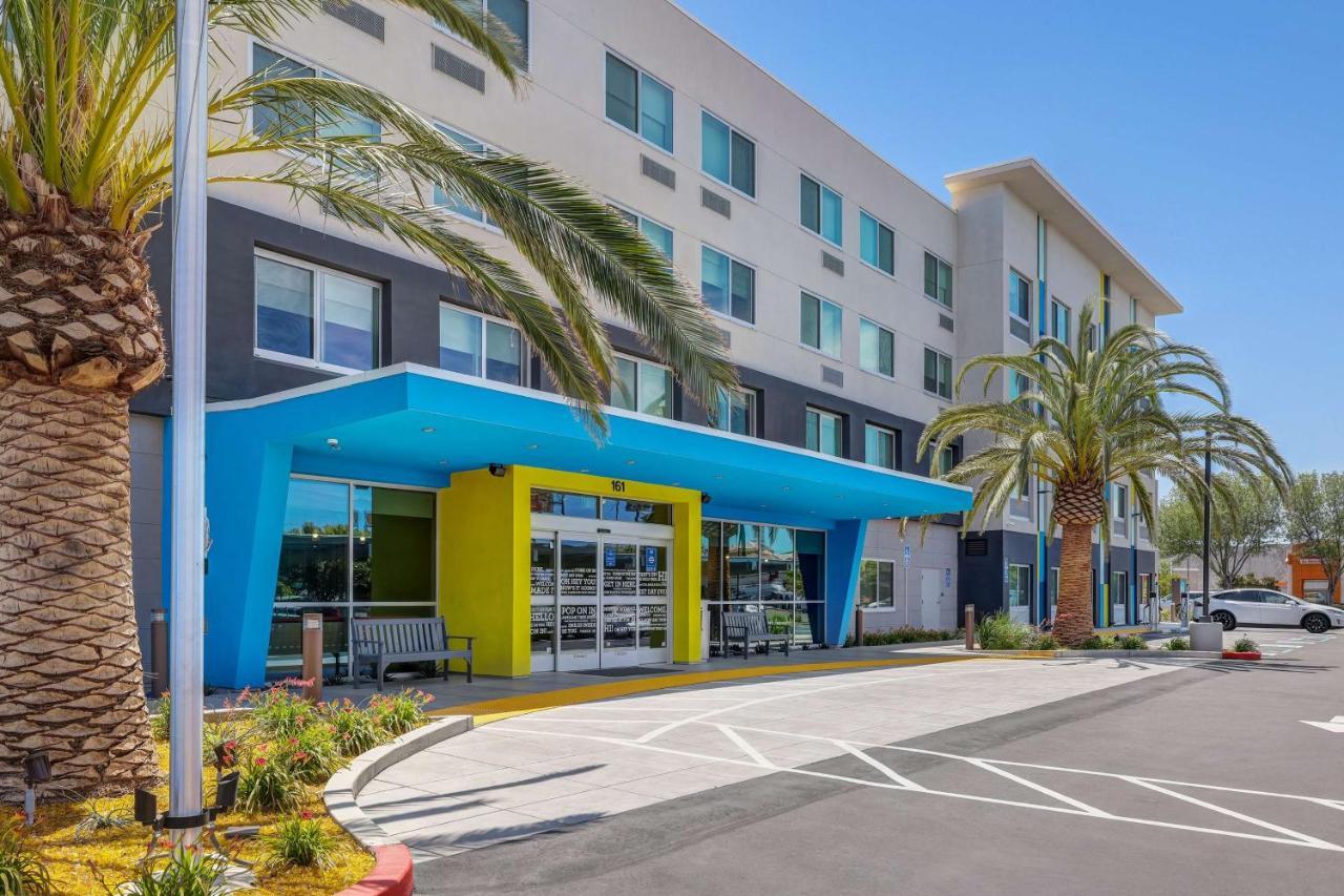 Tru By Hilton Lathrop Hotel Bagian luar foto