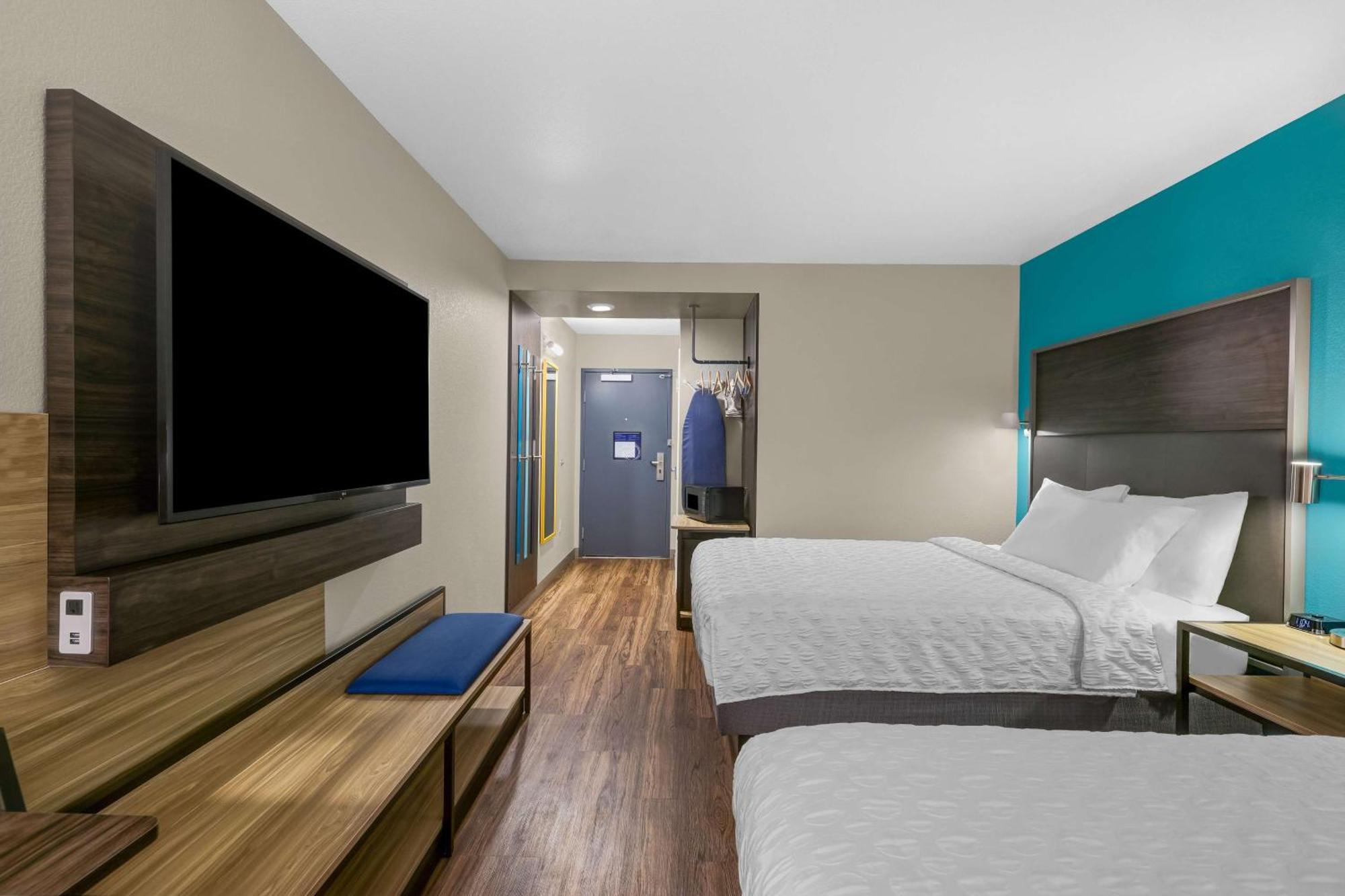 Tru By Hilton Lathrop Hotel Bagian luar foto