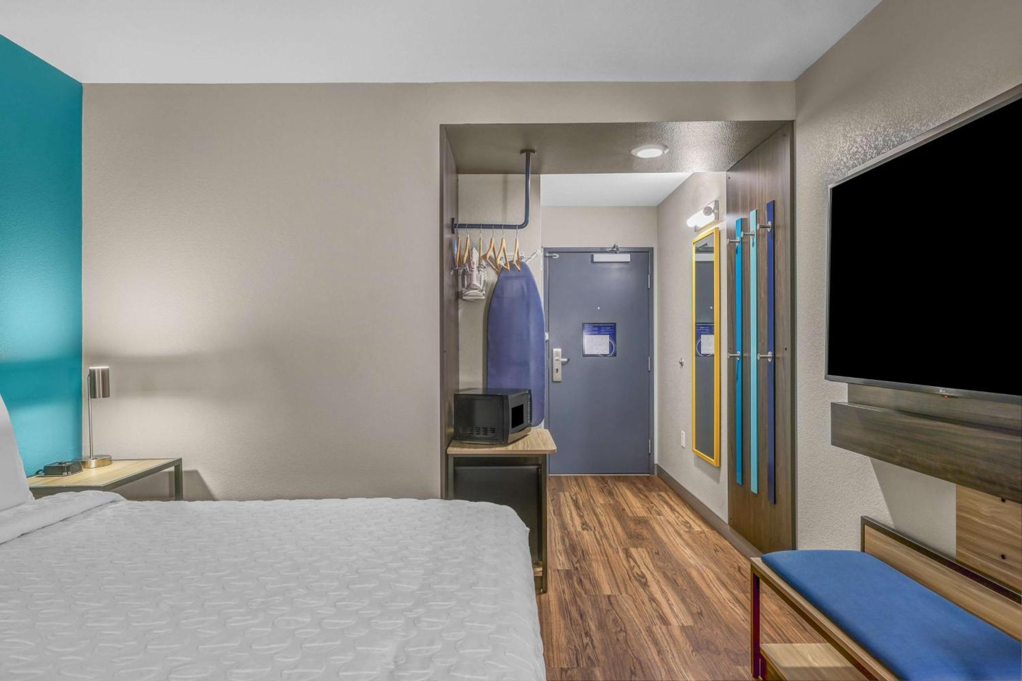 Tru By Hilton Lathrop Hotel Bagian luar foto