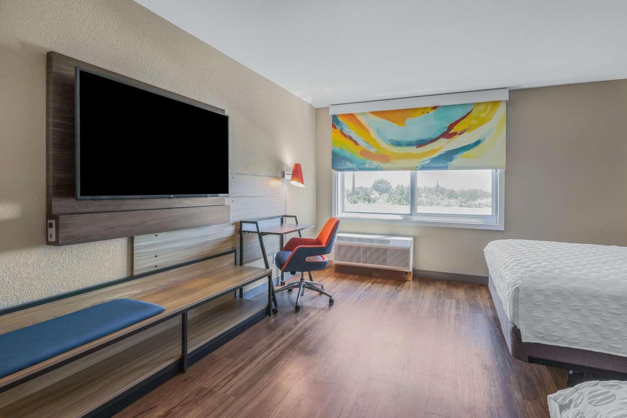 Tru By Hilton Lathrop Hotel Bagian luar foto