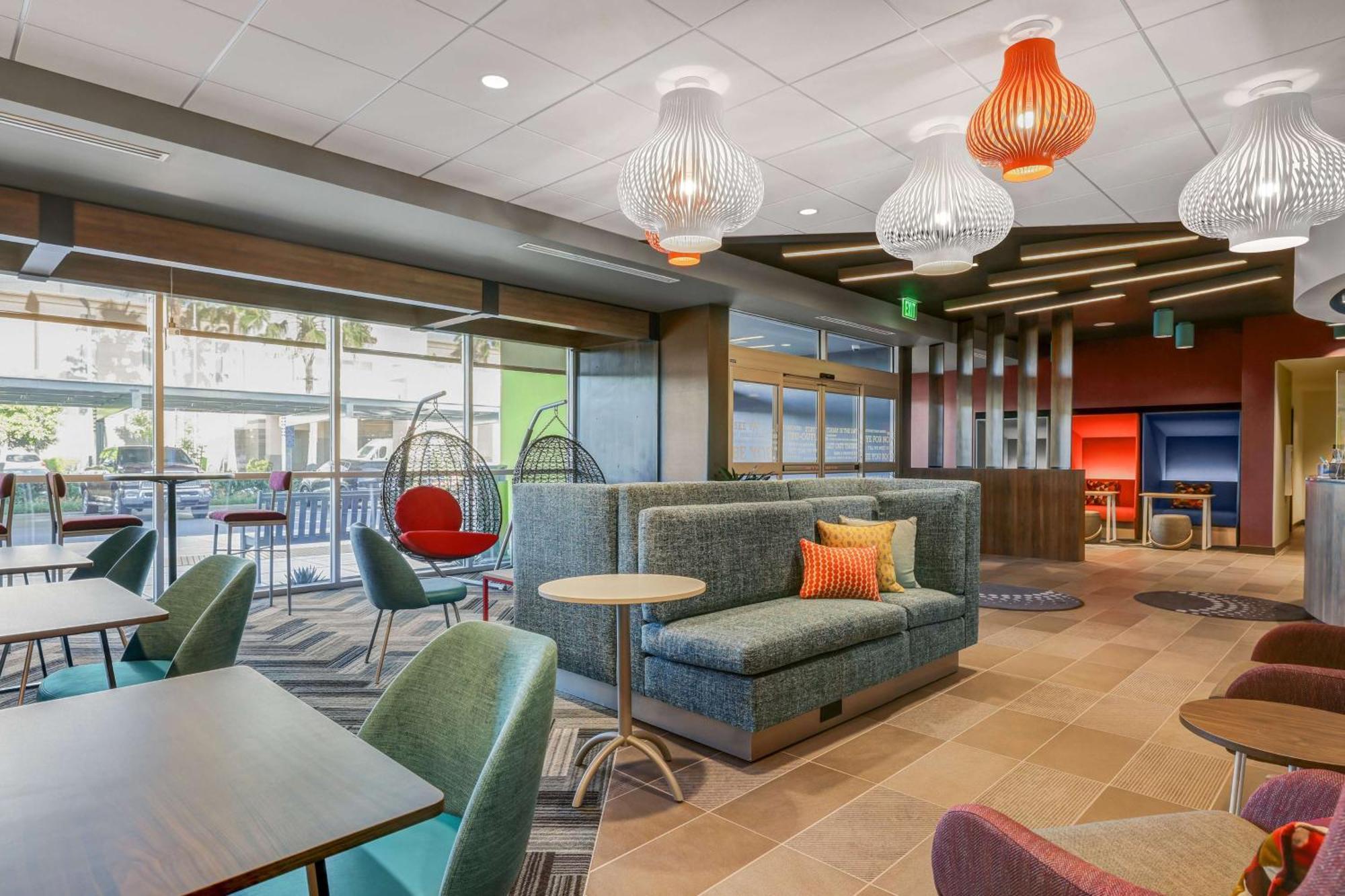 Tru By Hilton Lathrop Hotel Bagian luar foto